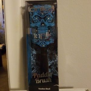 Ionika Paddle Brush